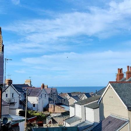 Villa Rhubarb Terrace On The Coast - Sleeps 1-6 à Colwyn Bay Extérieur photo