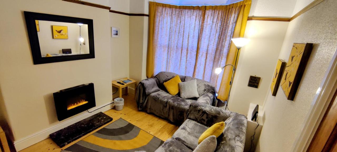 Villa Rhubarb Terrace On The Coast - Sleeps 1-6 à Colwyn Bay Extérieur photo