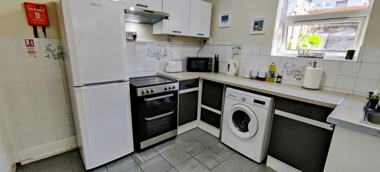 Villa Rhubarb Terrace On The Coast - Sleeps 1-6 à Colwyn Bay Extérieur photo